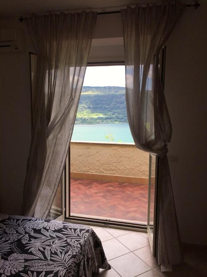 ג'נצאנו די רומא Appartamento Vista Lago מראה חיצוני תמונה